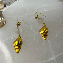 Load image into Gallery viewer, Quartz Seashell Earrings
